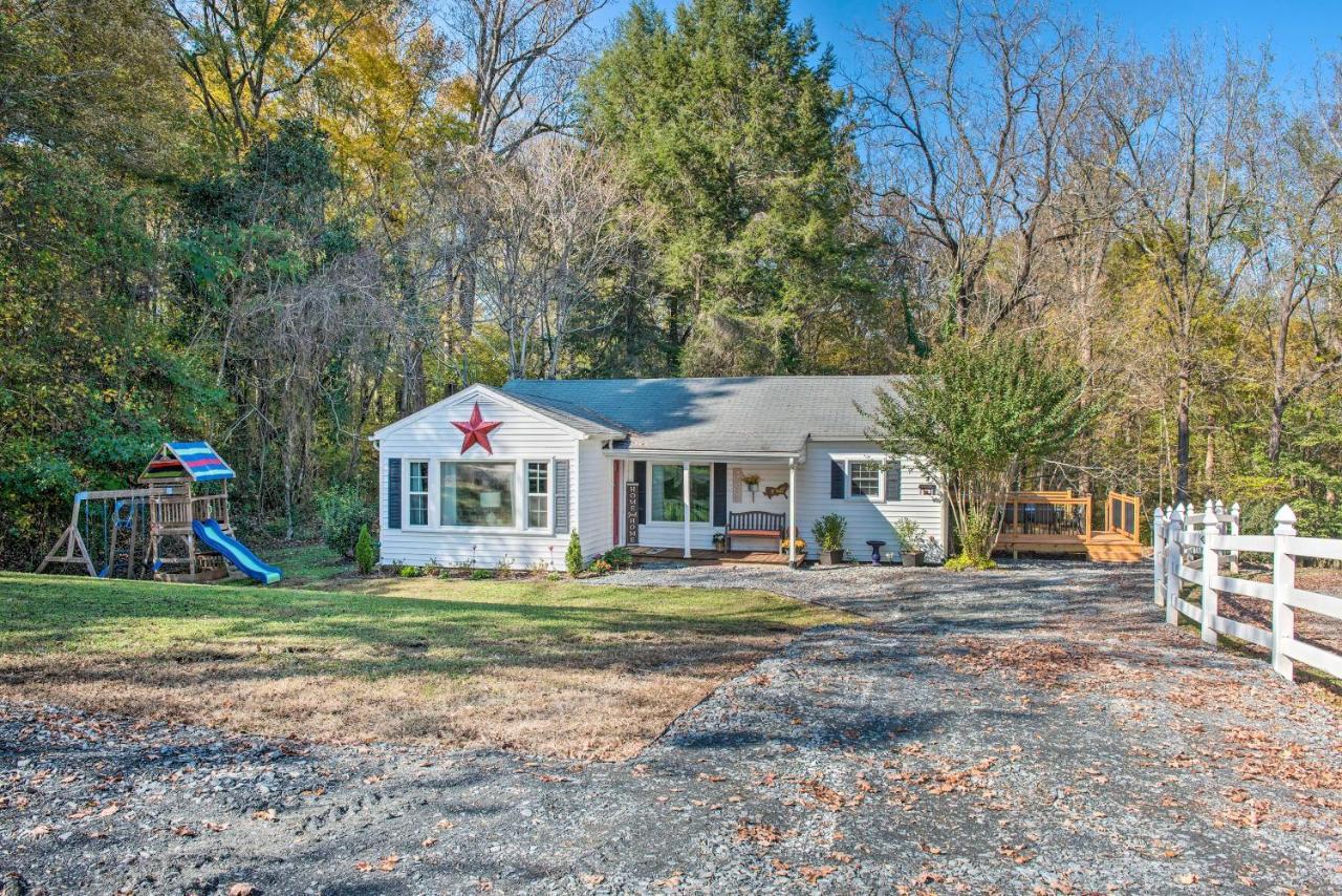Peaceful Renovated Home With Deck On Half Acre! Asheboro Extérieur photo