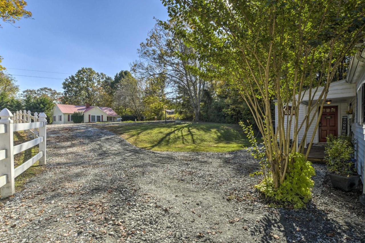 Peaceful Renovated Home With Deck On Half Acre! Asheboro Extérieur photo
