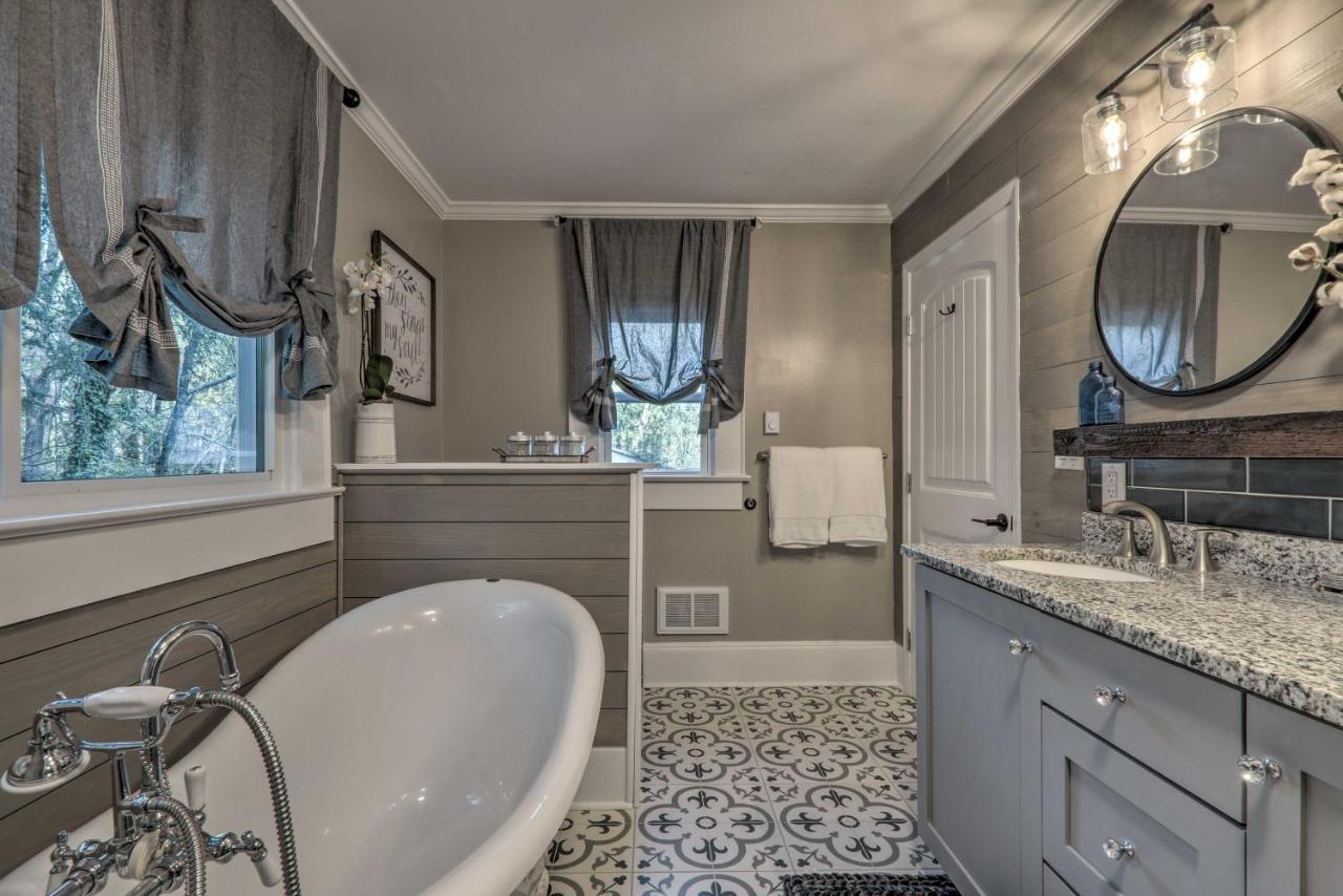 Peaceful Renovated Home With Deck On Half Acre! Asheboro Extérieur photo
